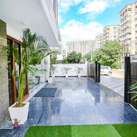 Fabhotel Golf Inn Golf Course Road Гургаон Экстерьер фото