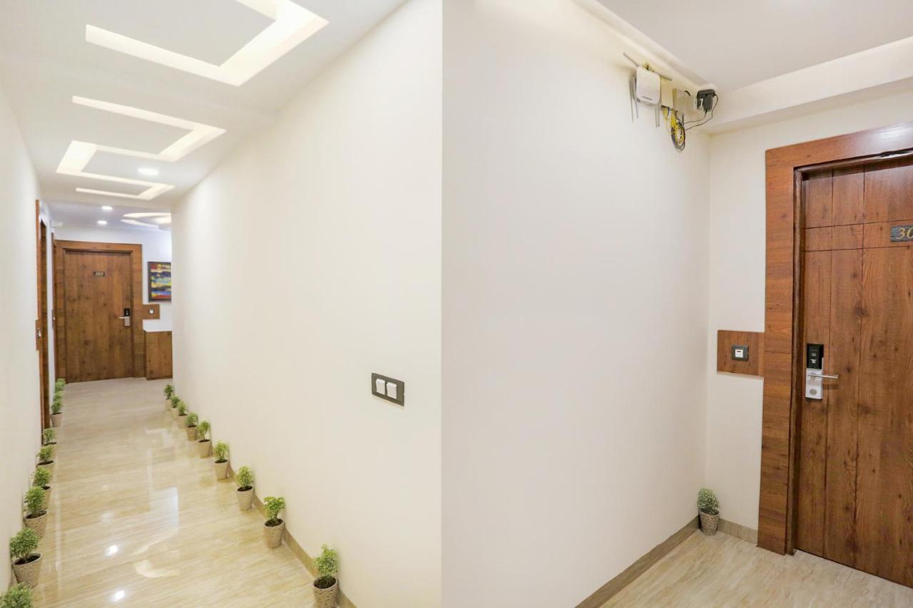 Fabhotel Golf Inn Golf Course Road Гургаон Экстерьер фото