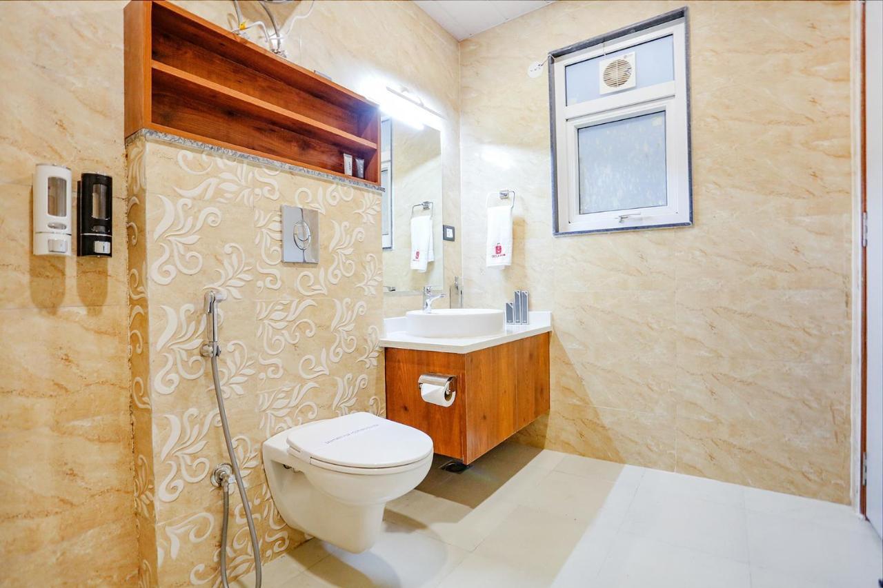 Fabhotel Golf Inn Golf Course Road Гургаон Экстерьер фото