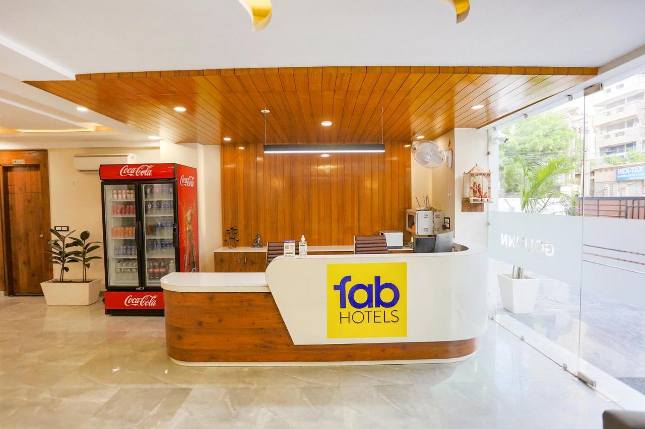 Fabhotel Golf Inn Golf Course Road Гургаон Экстерьер фото