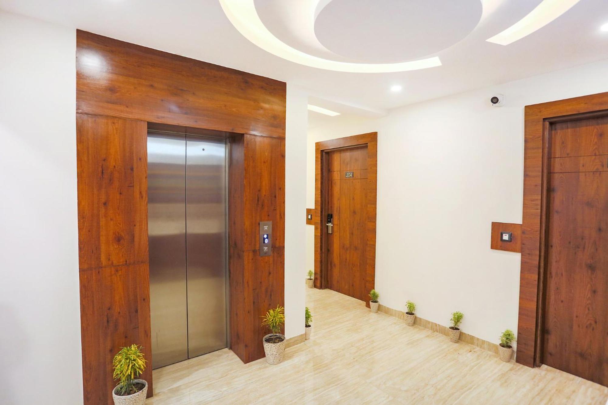 Fabhotel Golf Inn Golf Course Road Гургаон Экстерьер фото